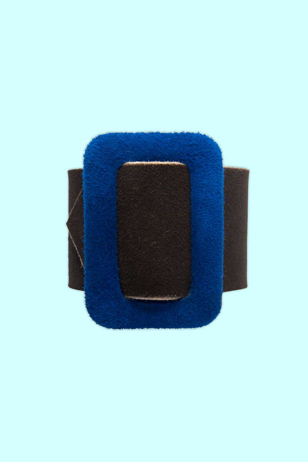 Produktbild Armreif aus Hirschleder mit blauer Spange von FederRock
