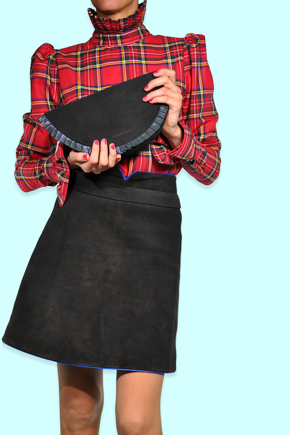 Produktbild Moderner Hirschlederrock mit raffiniertem Ausschnitt am Bund von FederRock